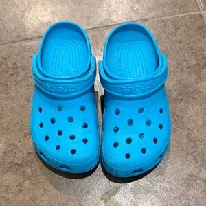 CROCS  women’s Vibrant Teal Shoes